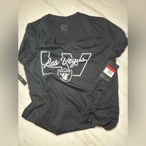 Women’s L Nike Tee